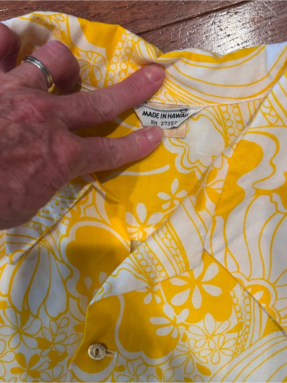 Vintage Made in Hawaii Floral Button Up Hawaiian Shirt - Picture 3 of 6